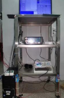 基于平行板电容器原理的智能除霜控制器